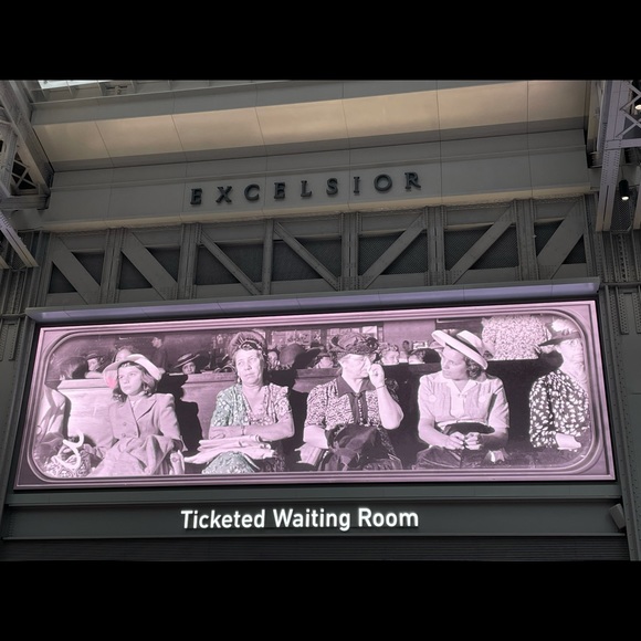 Meet your Posher, Stephanie - Picture 9 of 10